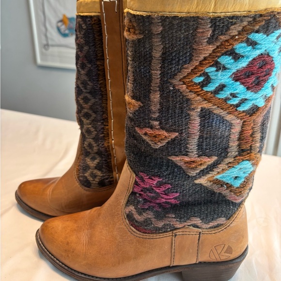 Turkish Rug Boots - Picture 5 of 6